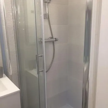 Apartmán Agreable Rdc Maison- Pkg Prive - Proche De Lyon *
